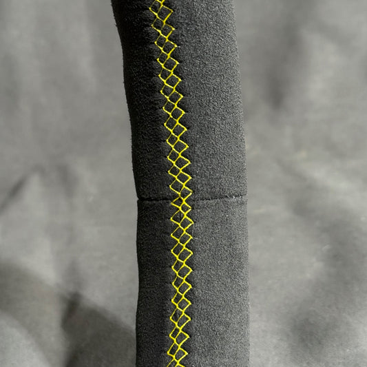 Volant alcantara Megane 2 RS - centreur & surpiqûres jaunes STL Performance