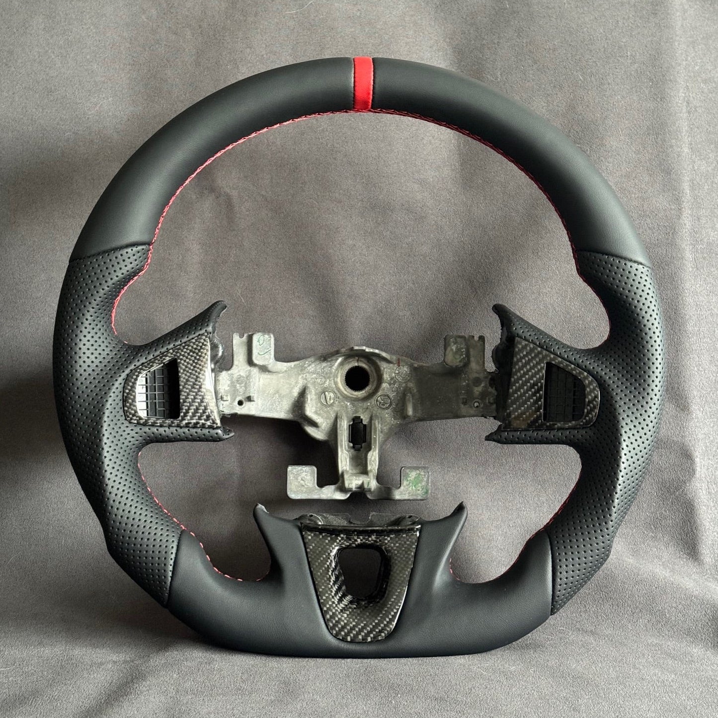 Volant méplat & cuir Megane 3 RS & Pack inserts carbone STL Performance