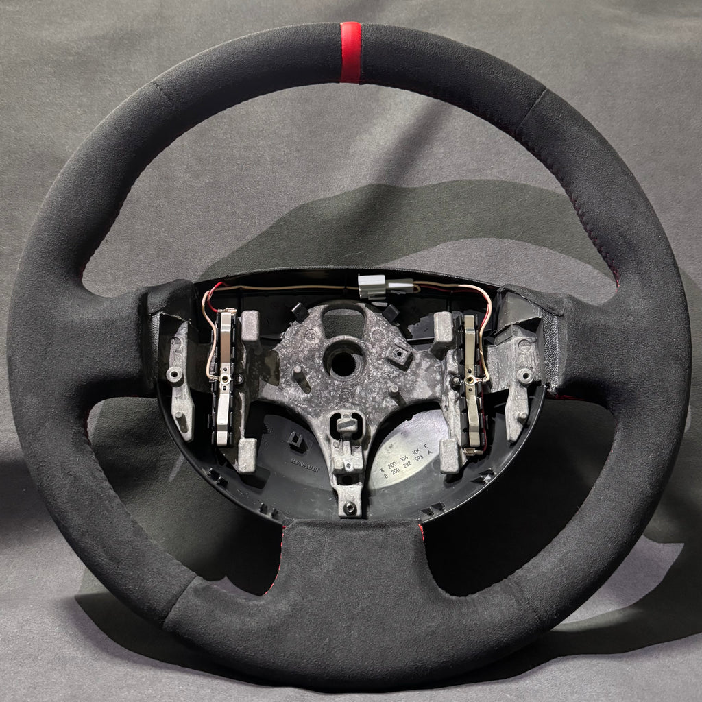 Volant Renault Megane 2 RS alcantara - surpiqûres rouges et centreur rouge
