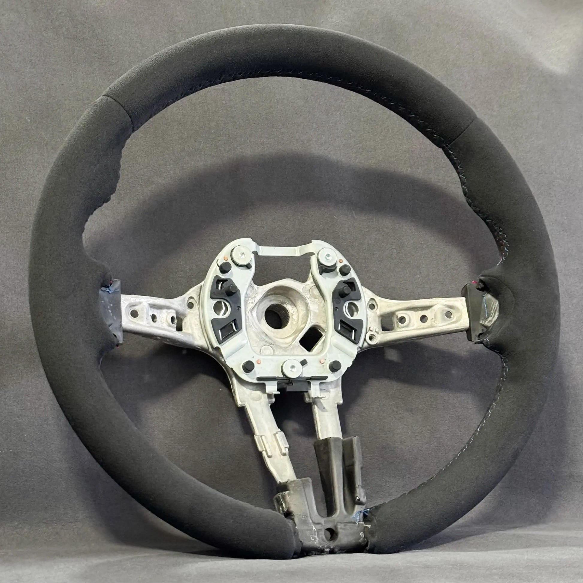 Volant BMW M2/M3/M4 alcantara STL Performance