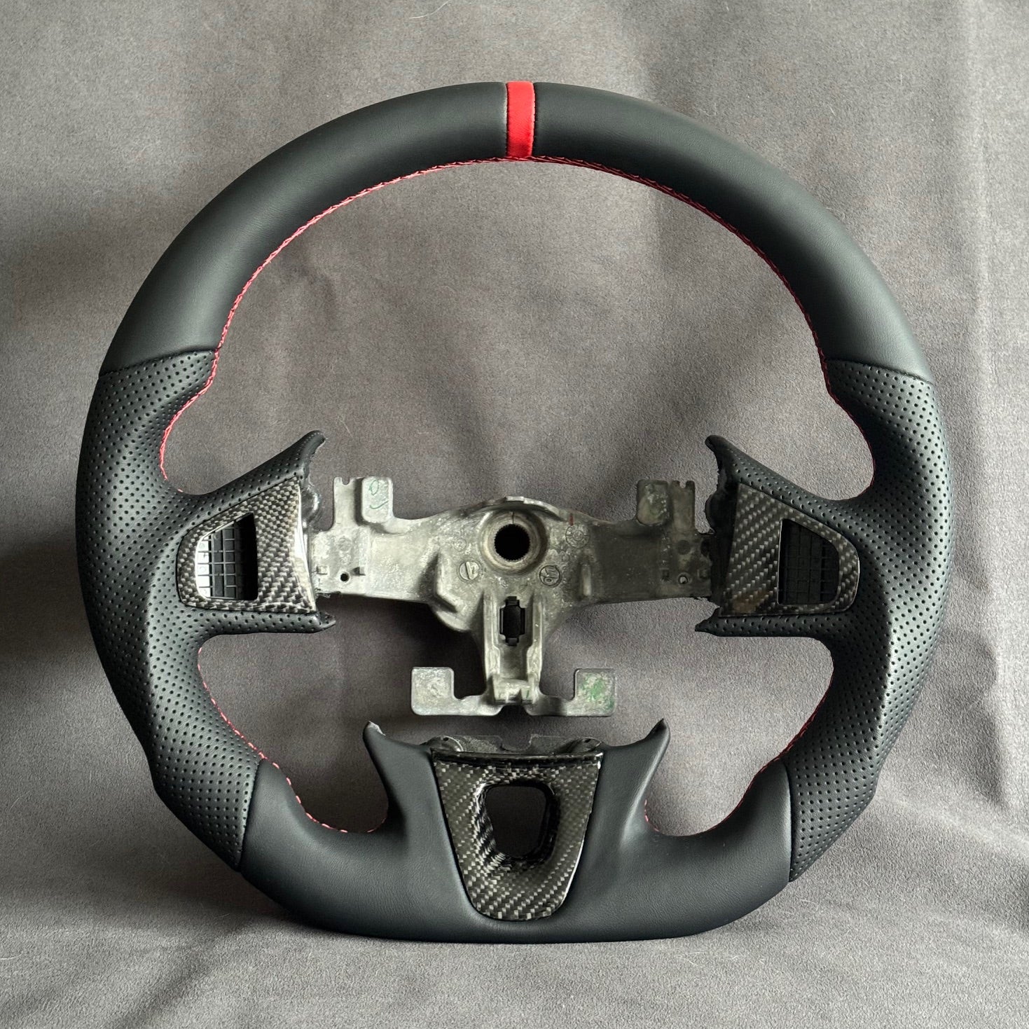 Volant méplat & cuir Megane 3 RS & Pack inserts carbone STL Performance