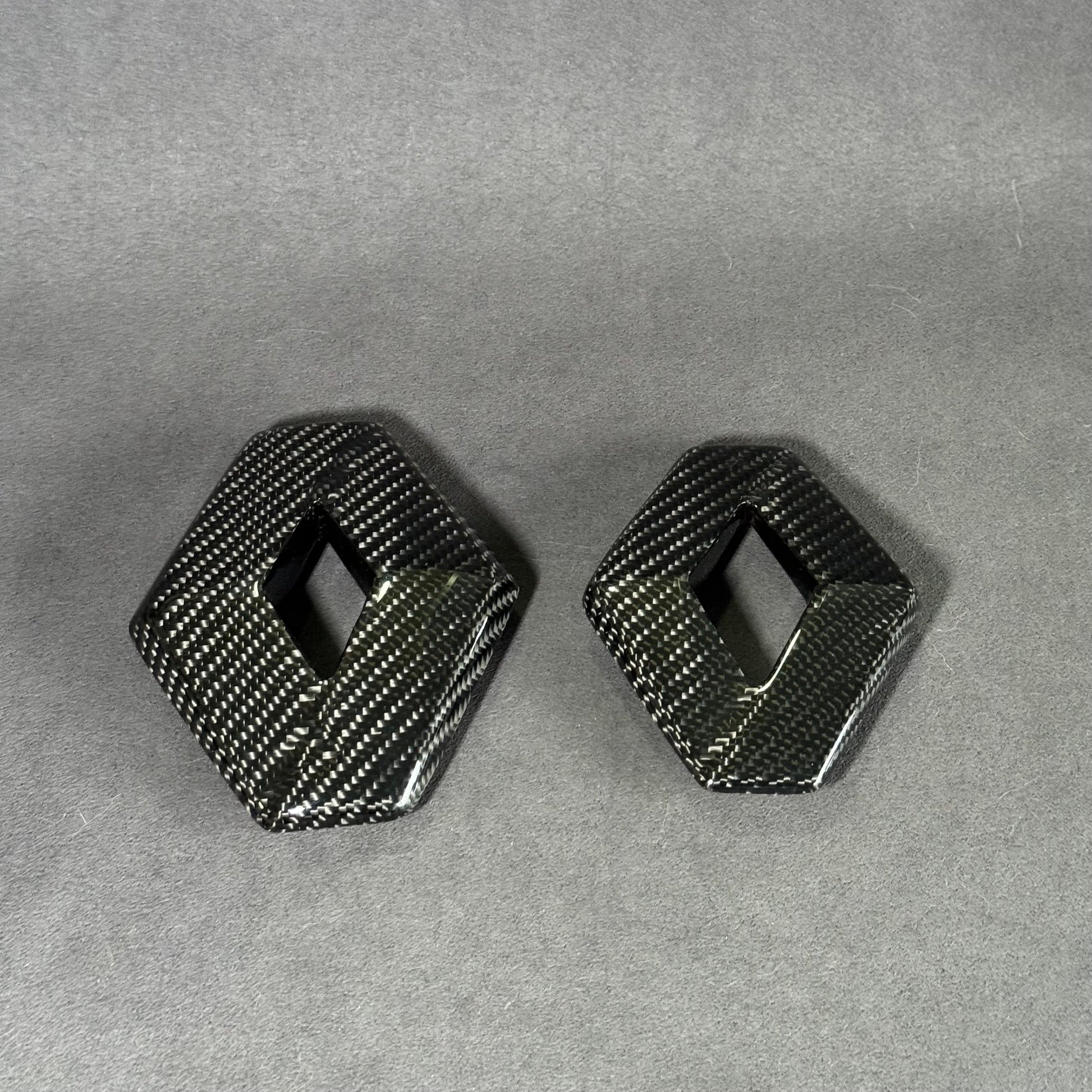 Logo carbone Megane 3 RS phase 1 STL Performance