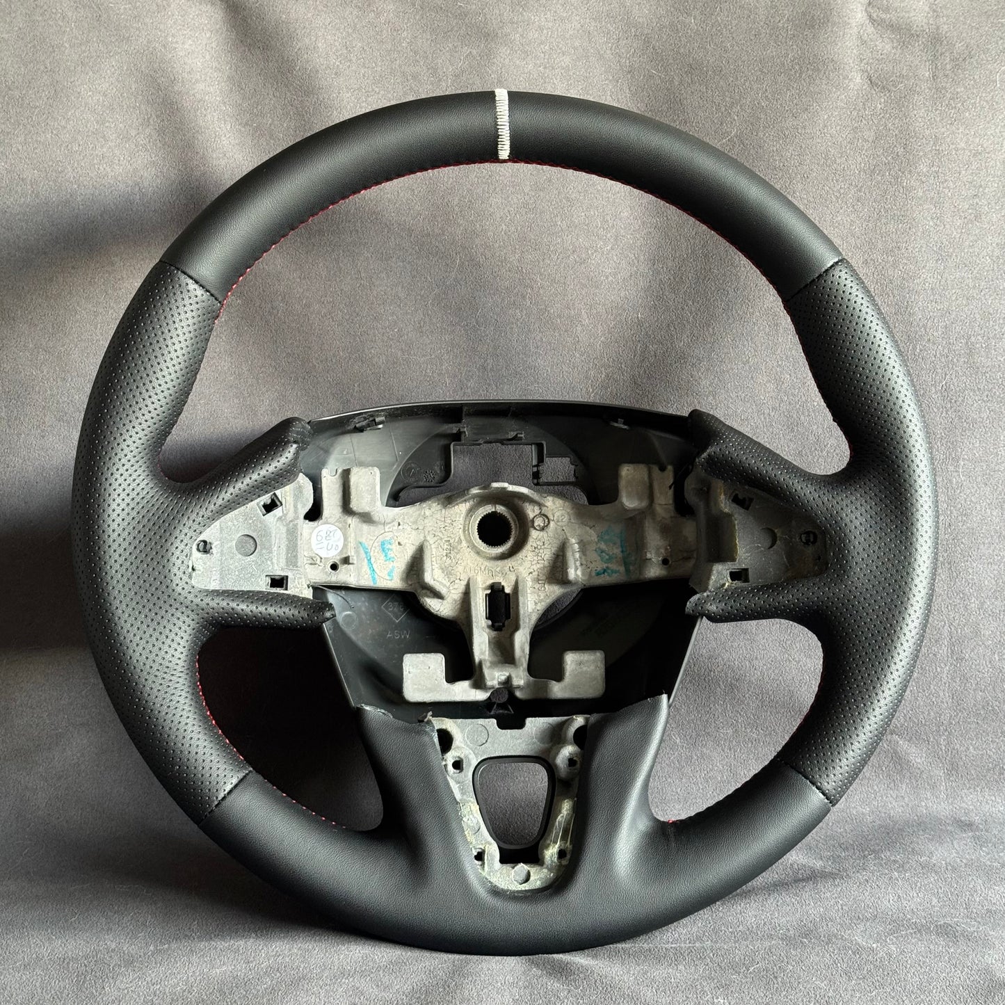 Volant cuir Megane 3 RS - type origine STL Performance