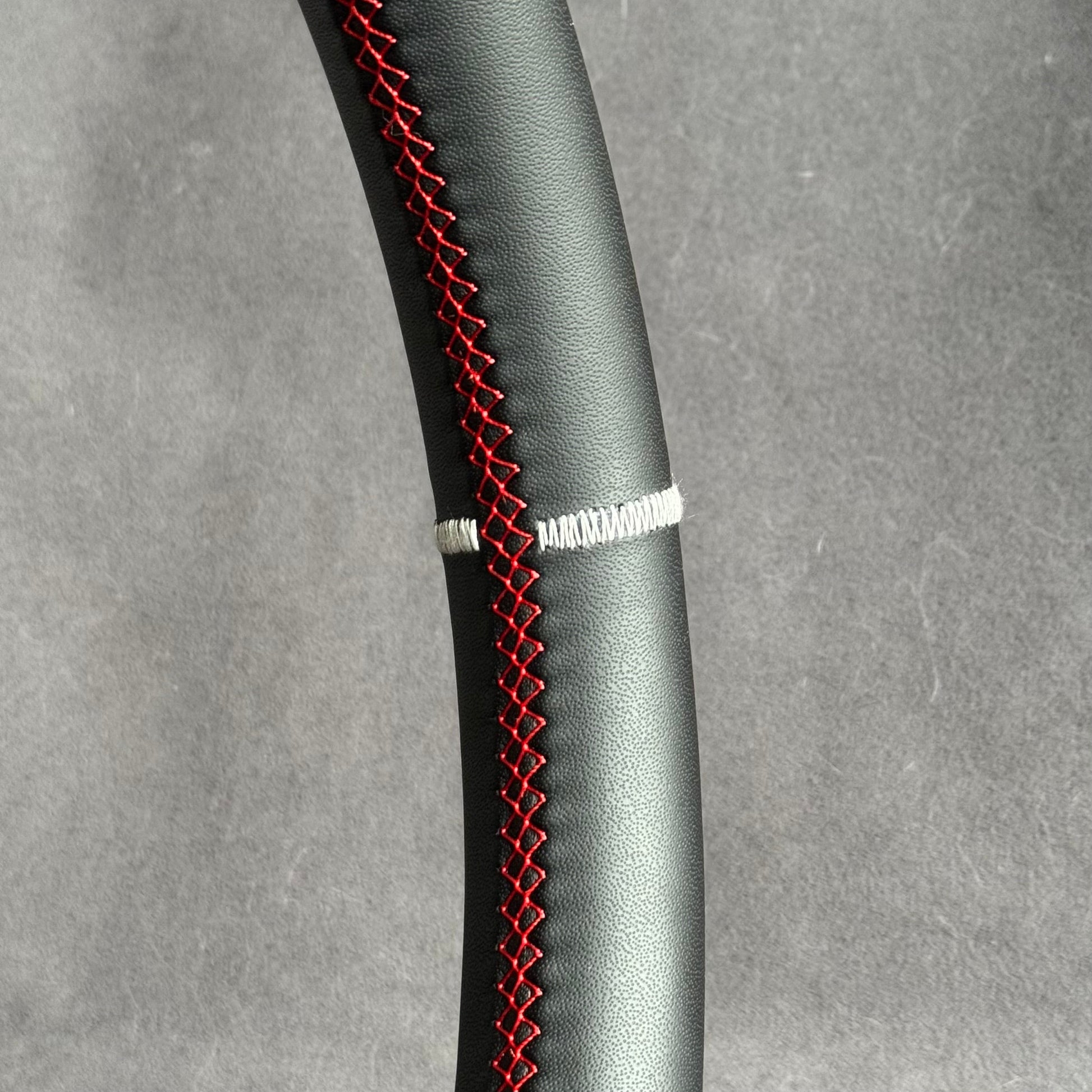 Volant cuir Megane 3 RS - type origine STL Performance