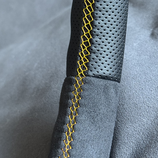 Volant cuir & alcantara Megane 2 RS - centreur & surpiqûres jaunes STL Performance