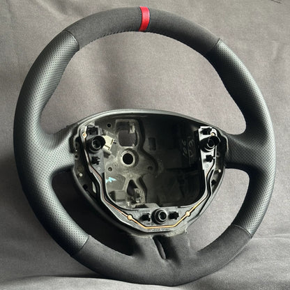 Volant Renault Clio 3 RS alcantara et cuir perforé - surpiqûres rouges et centreur rouge STL Performance